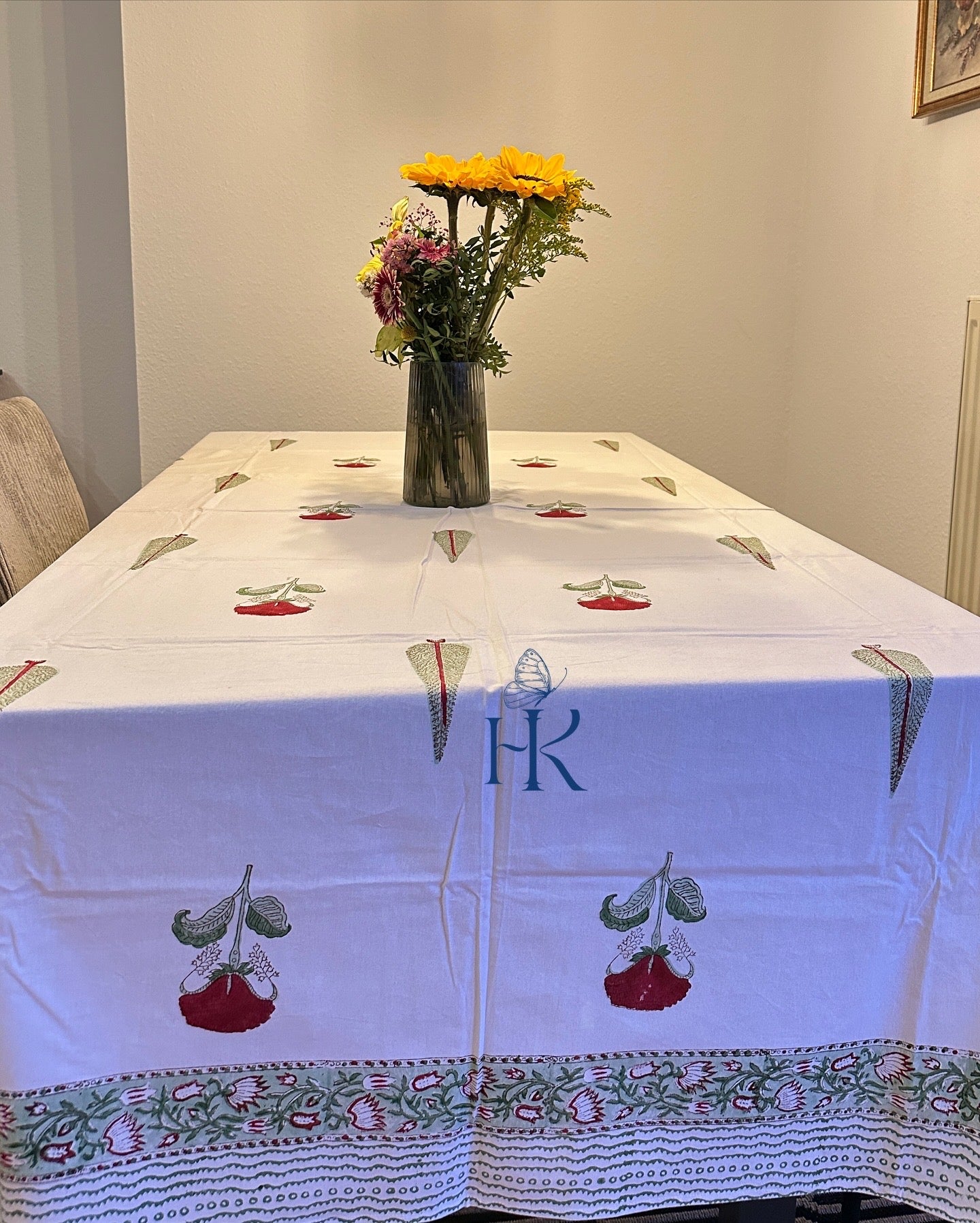 Rose print table cover