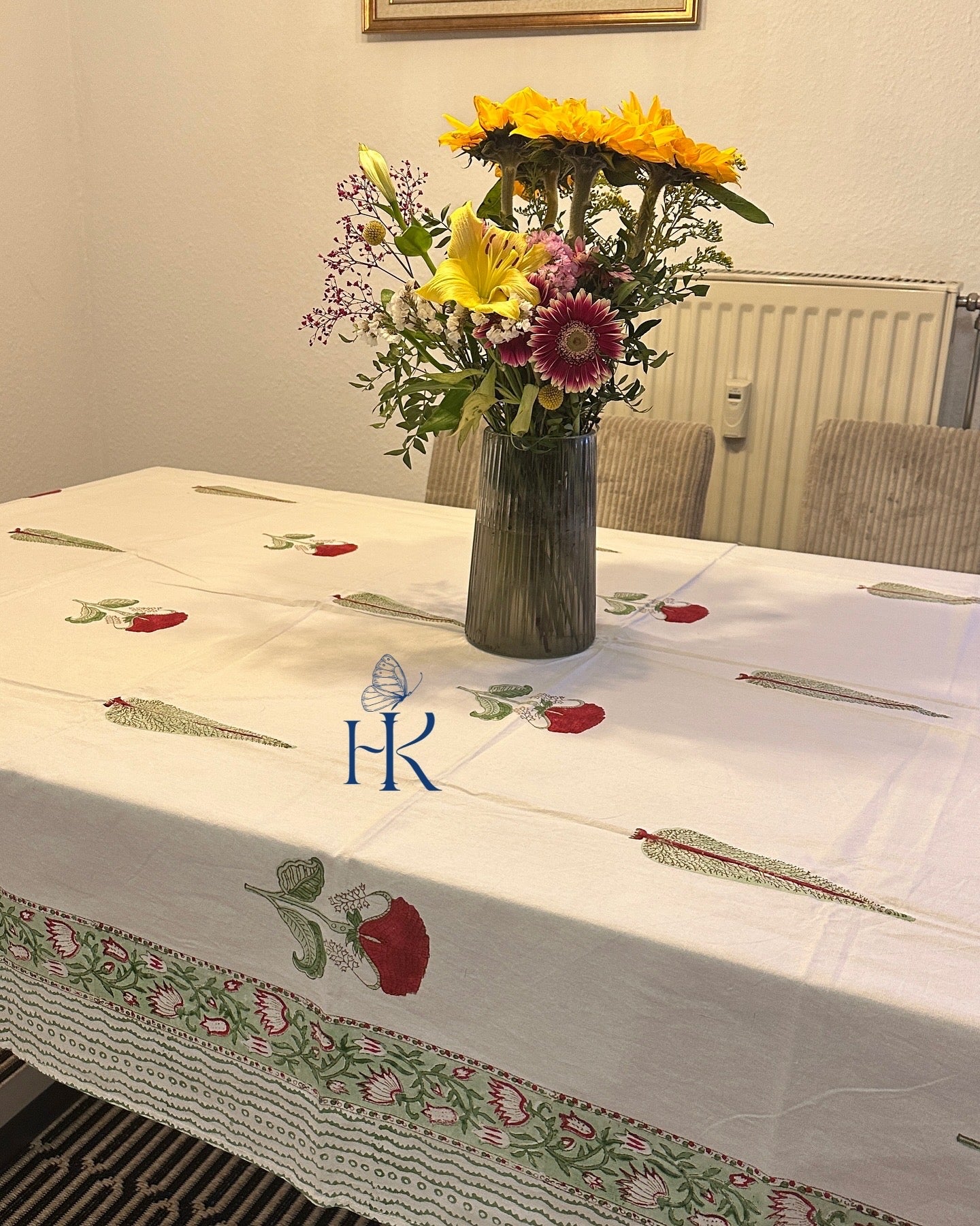 Rose print table cover